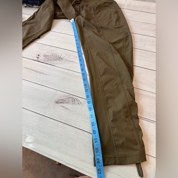 Title: CRZ YOGA Olive Green Ruched Ankle Joggers | Size Small (4/6) Active Wear - Picture 8 of 9